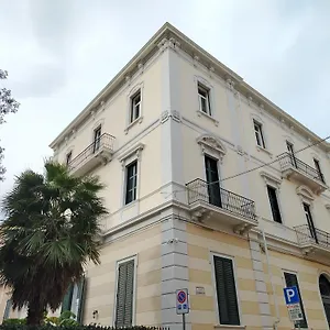 Alojamento de Acomodação e Pequeno-almoço Palazzo Castellano 
