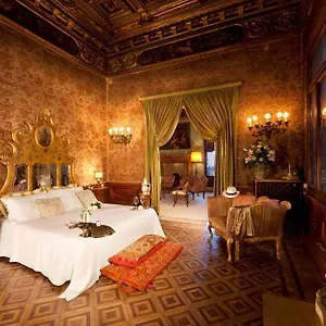4* Πανσιόν Palazzetto Pisani Grand Canal