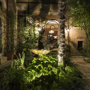 La 818 Guest house