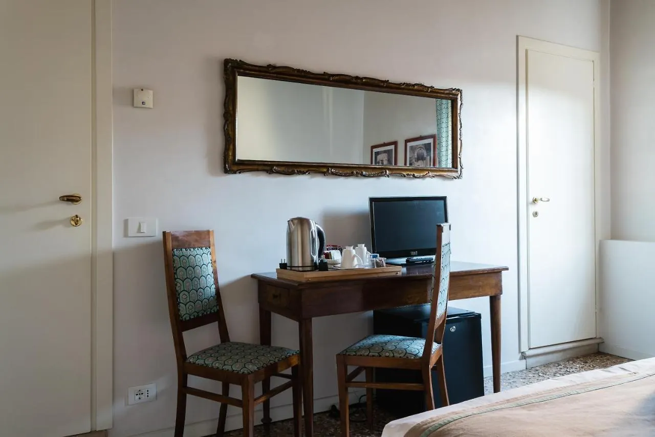 Hotel Locanda Ai Santi Apostoli Venice