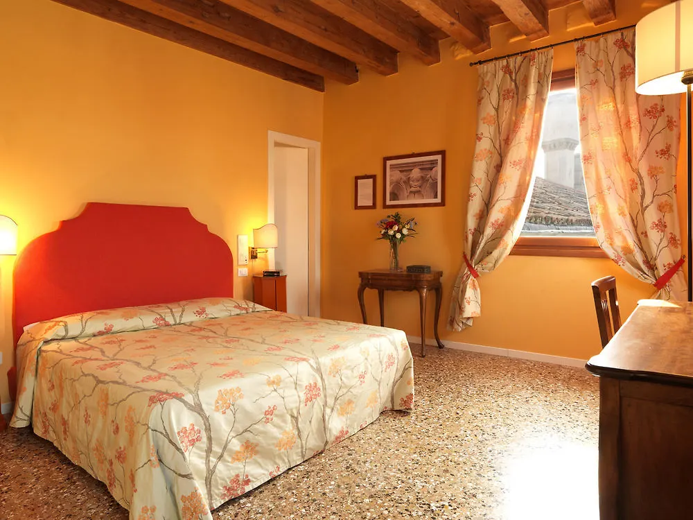 *** Hotel Locanda Ai Santi Apostoli Venice Italy