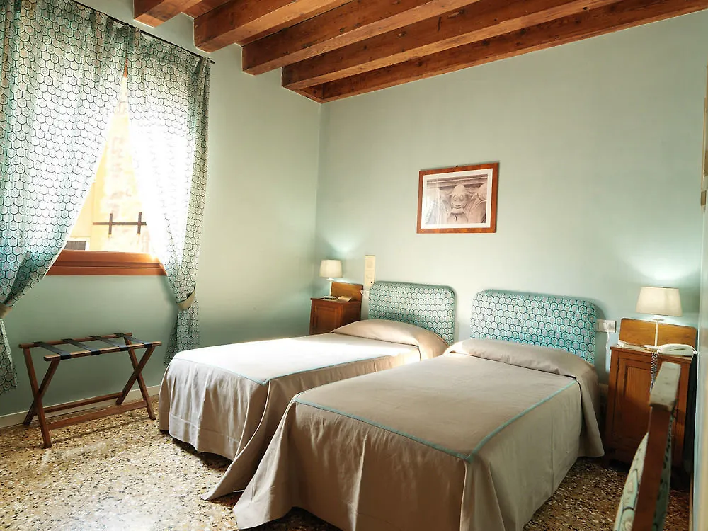 Locanda Ai Santi Apostoli Venice Hotel